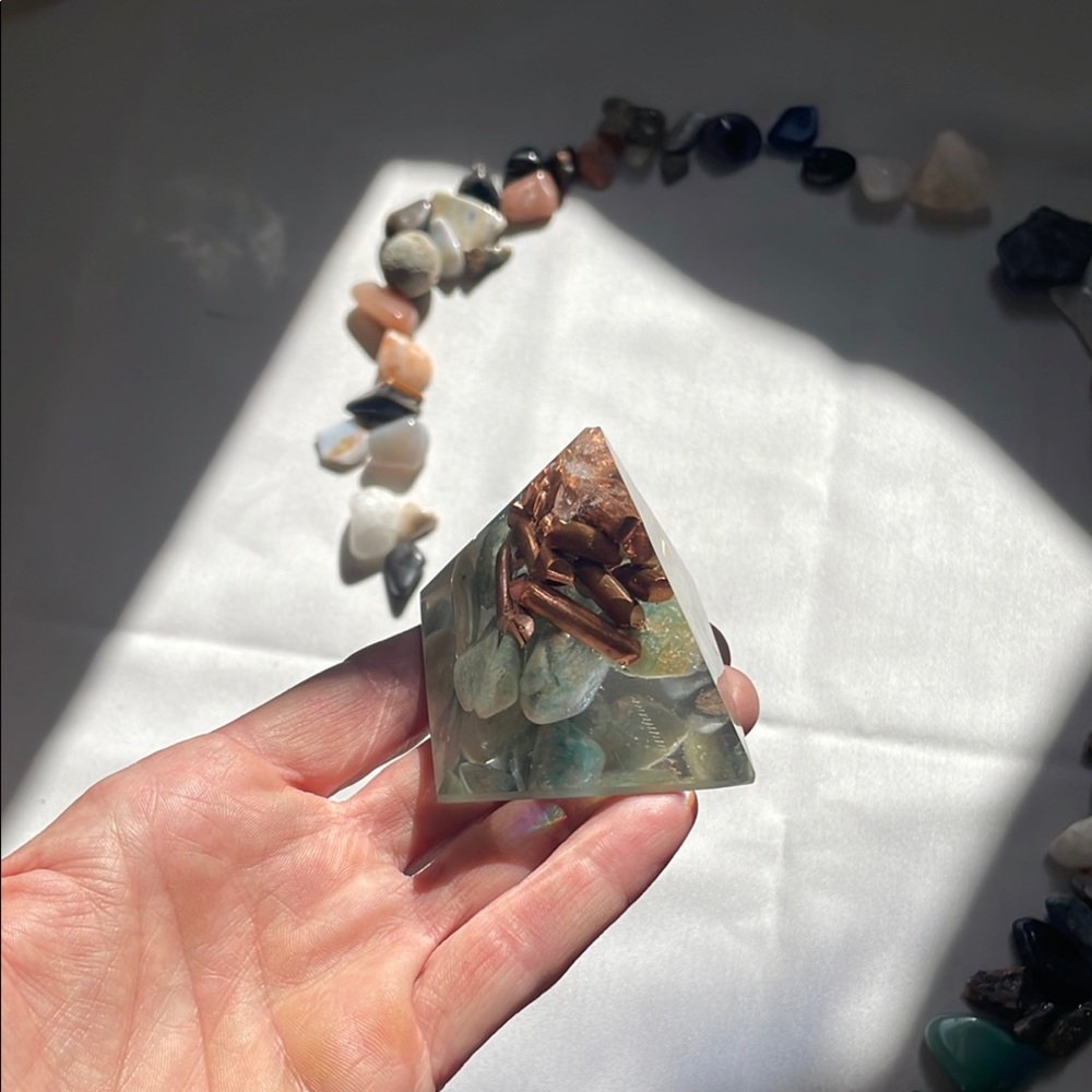Decorative Handmade Amazonite Copper Resin Pyramid